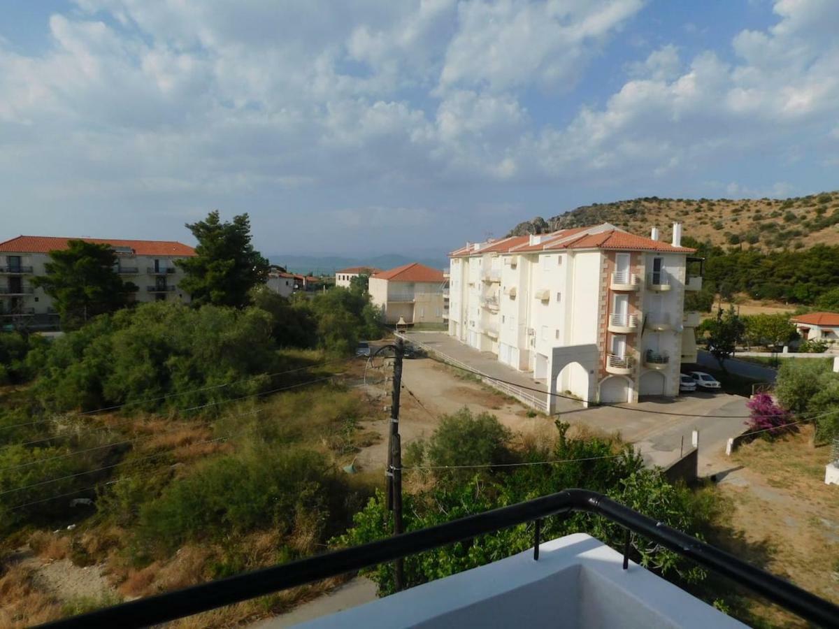 A Bright Home Away From Home Parálion Ástros エクステリア 写真